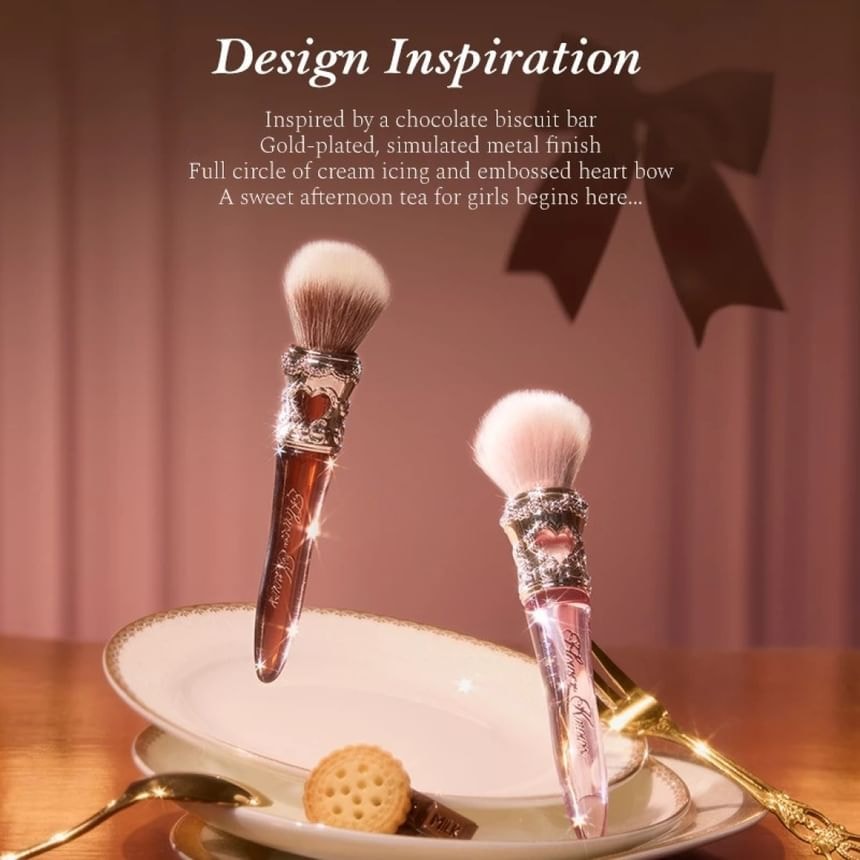 Flower Knows - The Sweetie Bear Rounded Blush Brush - 2 Colors (Strawberry Pink - 1pcs)