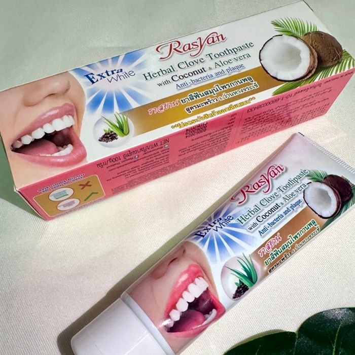 Rasyan - Extra White Herbal Clove Toothpaste with Coconut & Aloe Vera (100g)