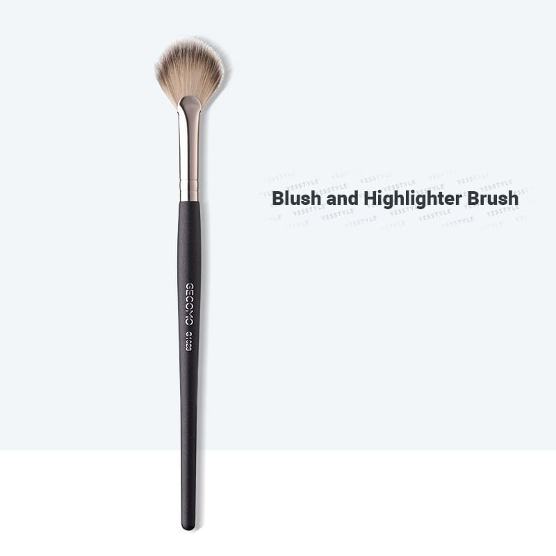 Choyu - Blush Brush / Fan Brush