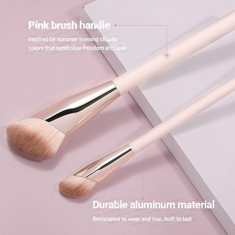 Buttermilk - Contour Brush