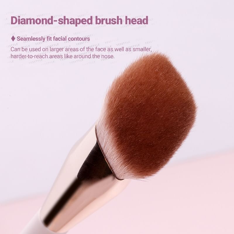 Buttermilk - Contour Brush