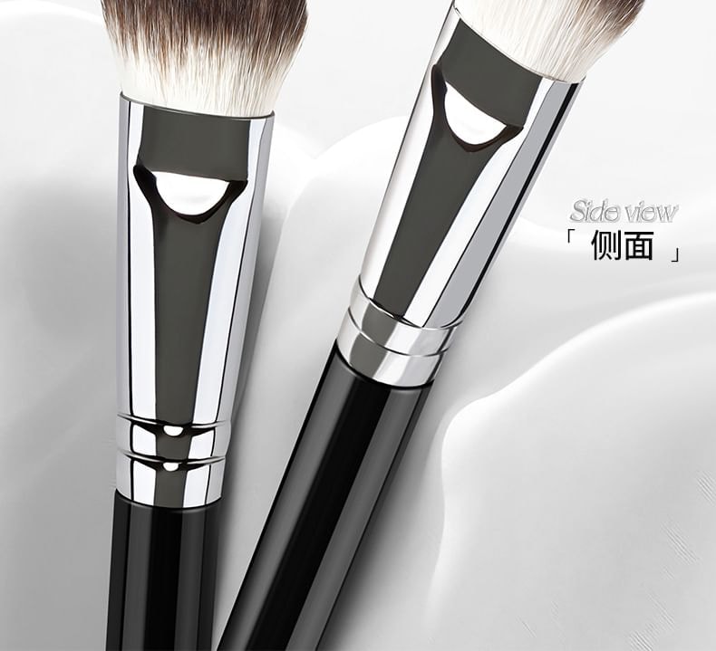 NOVO - Soft Highlight Blush Brush