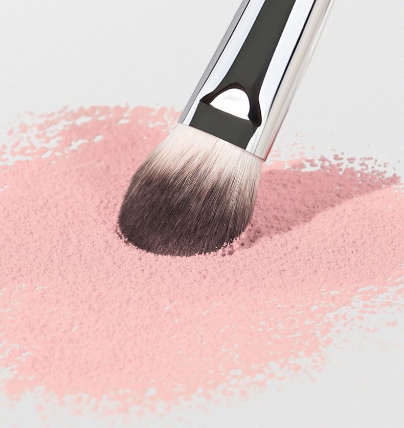 NOVO - Soft Highlight Blush Brush