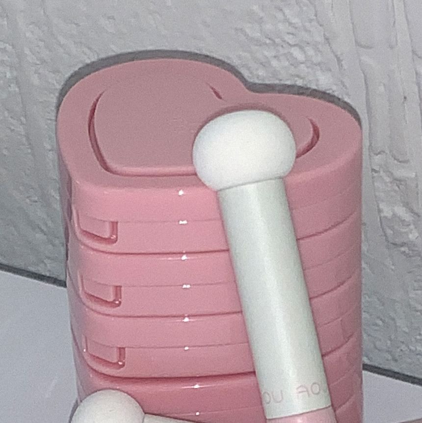 AOU - Marshmallow Puff Brush