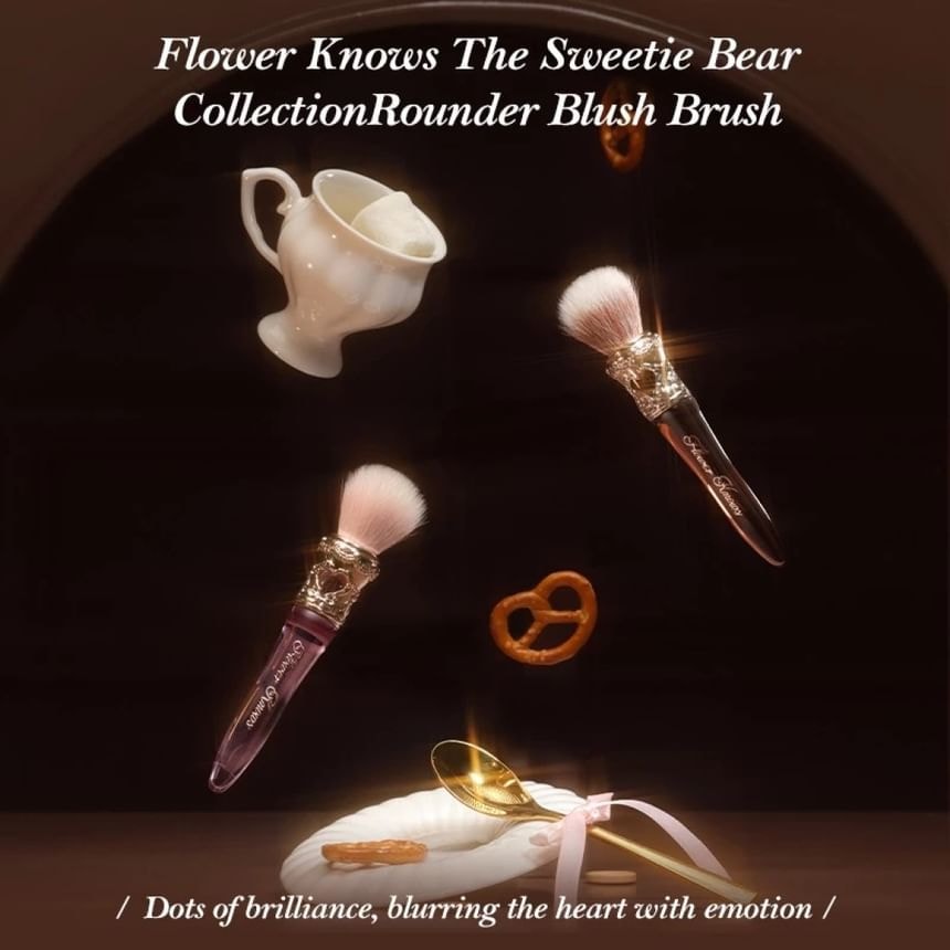 Flower Knows - The Sweetie Bear Rounded Blush Brush - 2 Colors (Strawberry Pink - 1pcs)