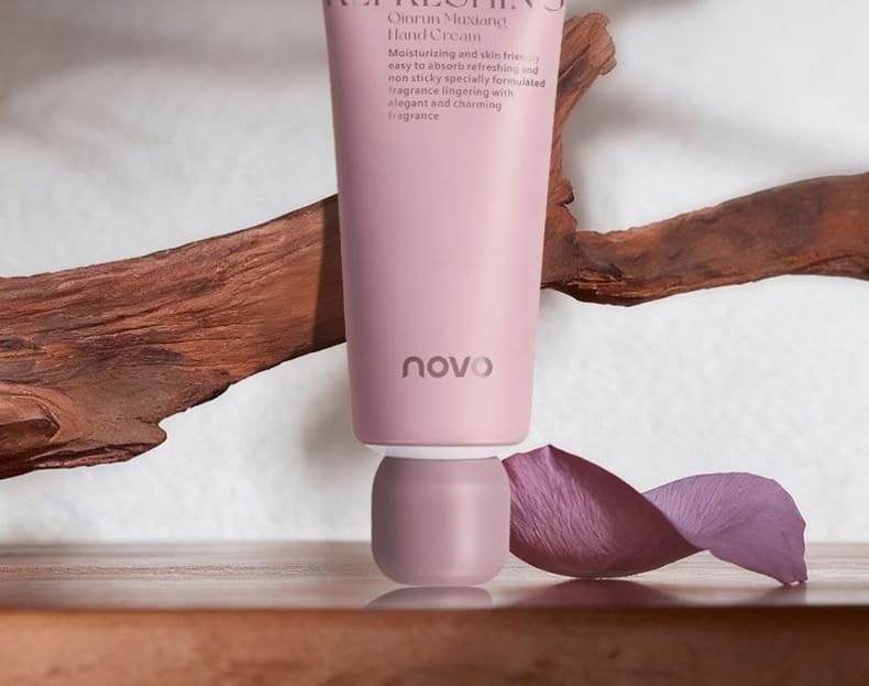 NOVO - Moisturizing Perfumed Hand Cream - 3 Flavors (01# Flowers - 60g)