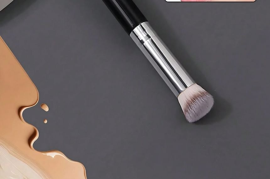 Stroke of Beauty - Angled Concealer Makeup Brush
