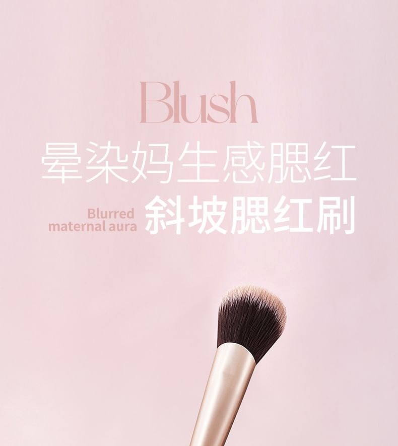 NOVO - Ultra-Fine Soft Angled Blush Brush